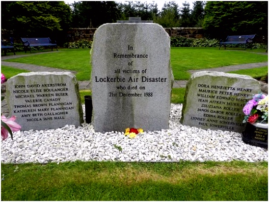 Lockerbie de herdenkongs steen Picture of Lockerbie Garden of