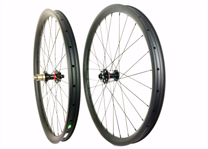 Tubuless Carbon MTB Wheels 26ER 40MM 32MM T700 T800 Safe For Downhill
