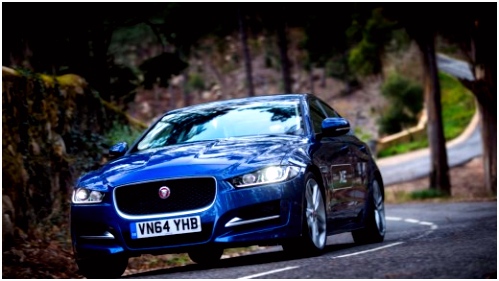 Jaguar XE Brits dynamiet VROOM