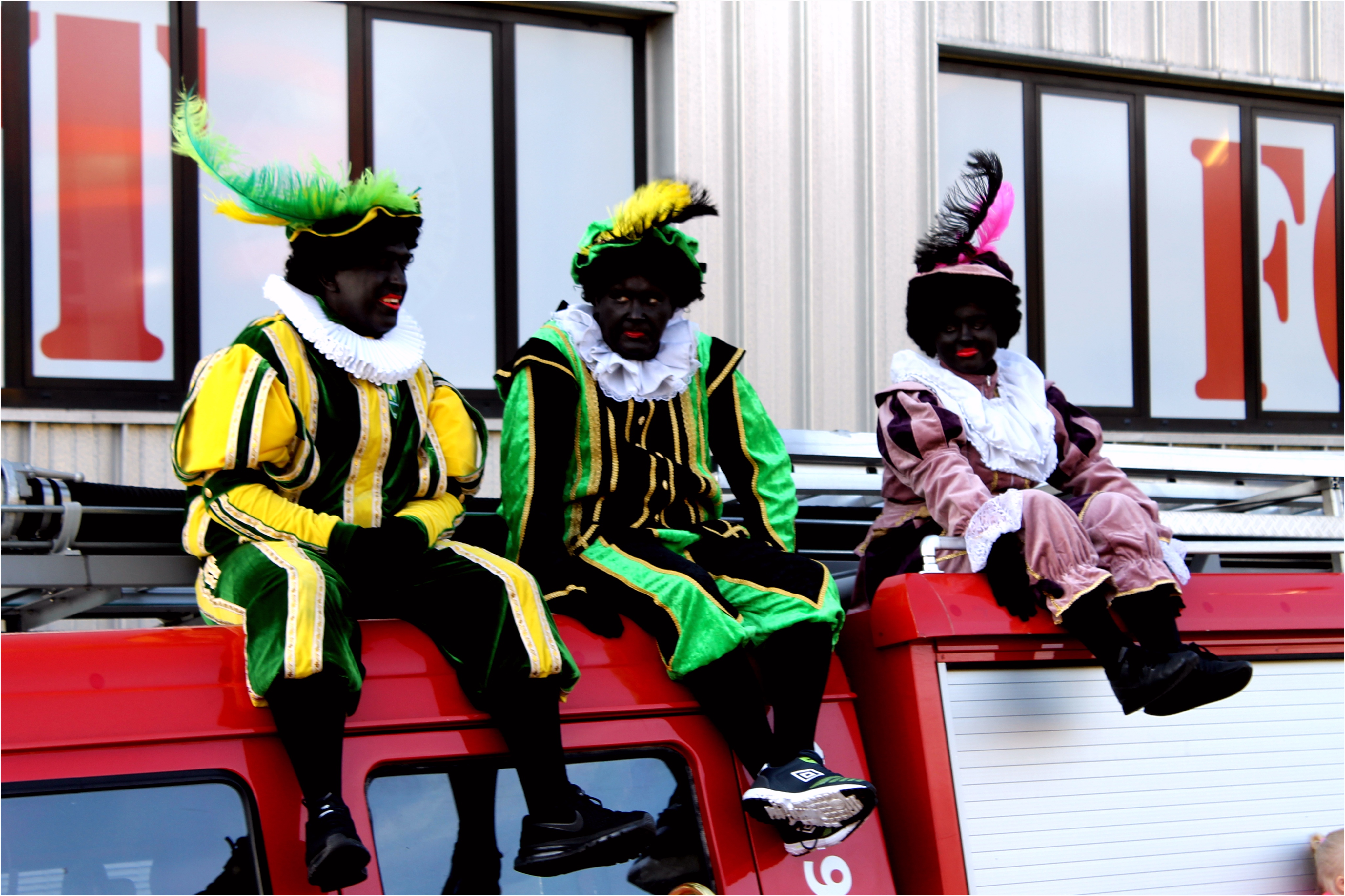 Sinterklaas Kleurplaten Groep 8 Sinterklaas Op Bezoek Bij Jonge Fans In Het Mfc Ado Den Haag J4mb11uxo5 Wmyvu2ykn5